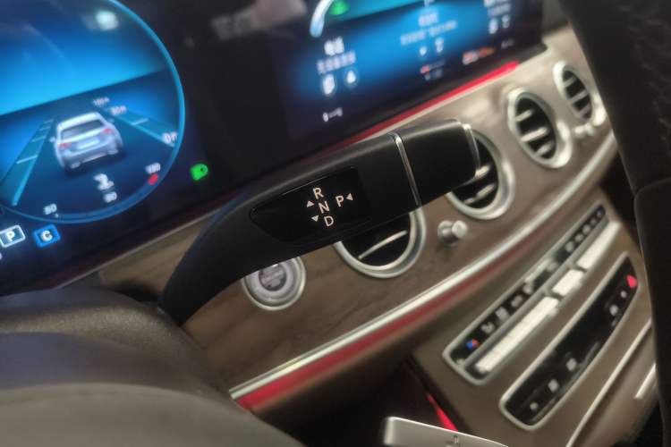 Used Mercedes-Benz E-Class 2022 Second Facelift E 300 L Fashion Edition