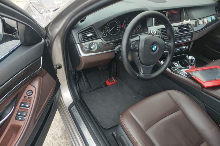 Used BMW 5 Series 2014 525Li Luxury Design Package
