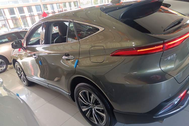 Used Toyota Harrier 2022 Dual-Engine 2.5L CVT Two-Wheel Drive Luxury Edition
