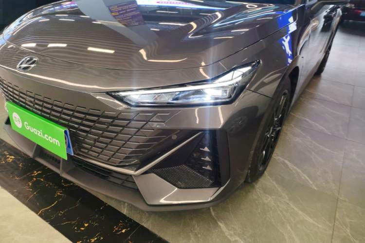 Used Changan UNI-V 2022 1.5T Prestige Version
