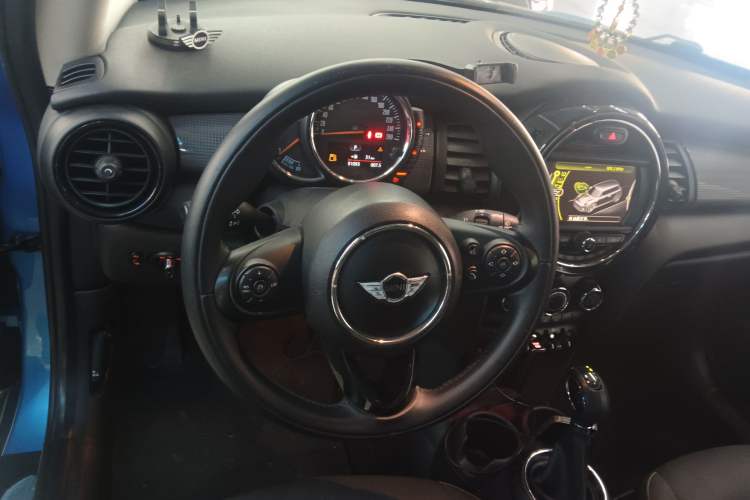 Used  MINI 2014 1.5T COOPER Fun
