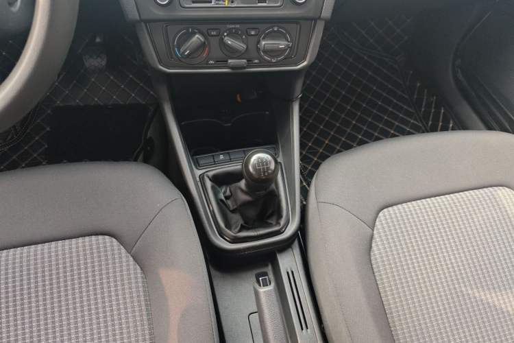 Used Volkswagen Santana 2019 1.5L Manual Fashion Edition China VI Standard