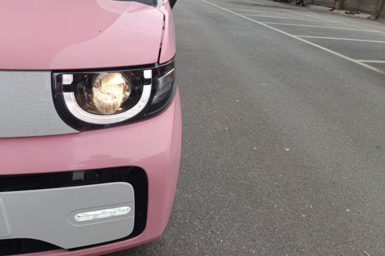 Used Chery QQ Ice Cream 2022 120km Conical Shape Lithium Iron Phosphate