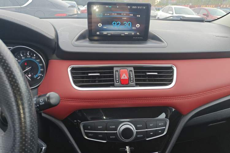 Used Haval H1 2016 Blue Label 1.5L AMT Luxury Model
