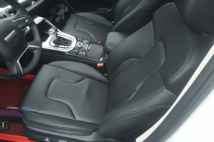 Used Haval H6 2017 Blue Label 1.5T Automatic Two-Wheel Drive ZhiShang Model
