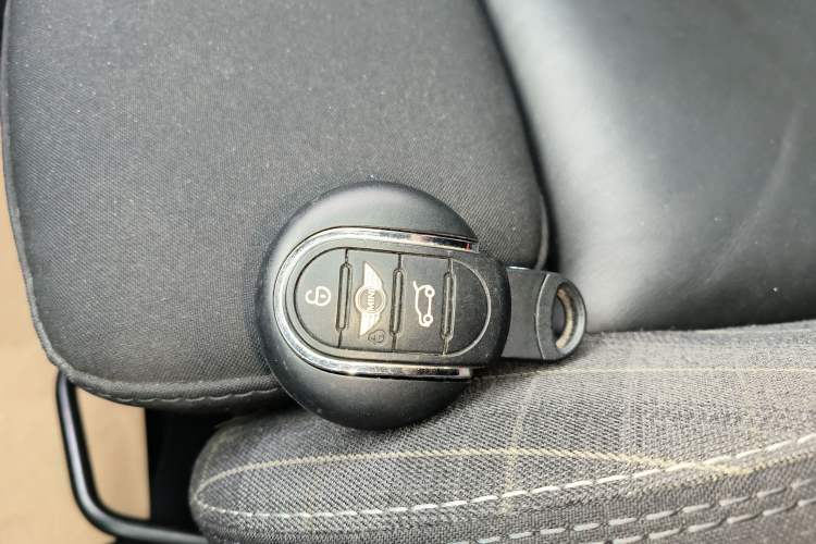 Used  MINI 2016 1.5T COOPER
