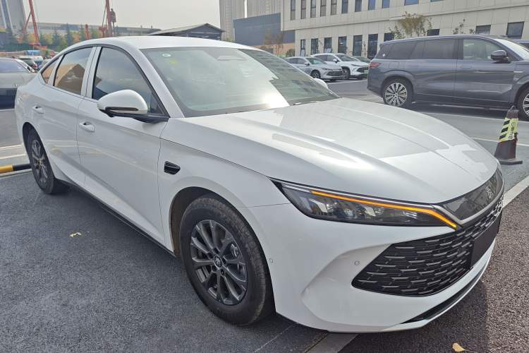 Used BYD Qin L 2025 DM-i Smart Drive 80KM Leading Model
