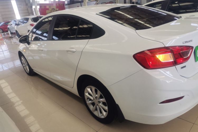 Used Chevrolet Cruze 2018 320 Automatic Pioneer Sunroof Edition