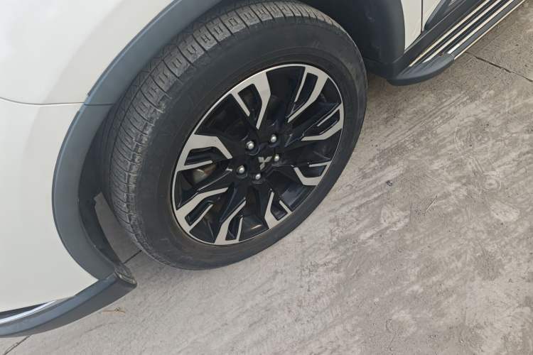 Used Mitsubishi Outlander 2019 2.4L 4x4 Zhi Xiang Edition 5 Seats China VI Standard