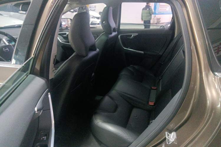 Used Volvo XC60 2015 T5 Smart Upgrade Model
