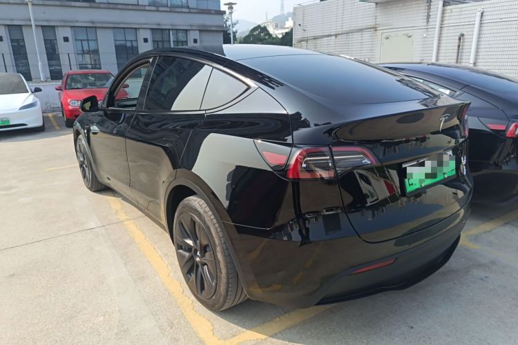 Used Tesla Model Y 2022 Long-Range All-Wheel-Drive Version
