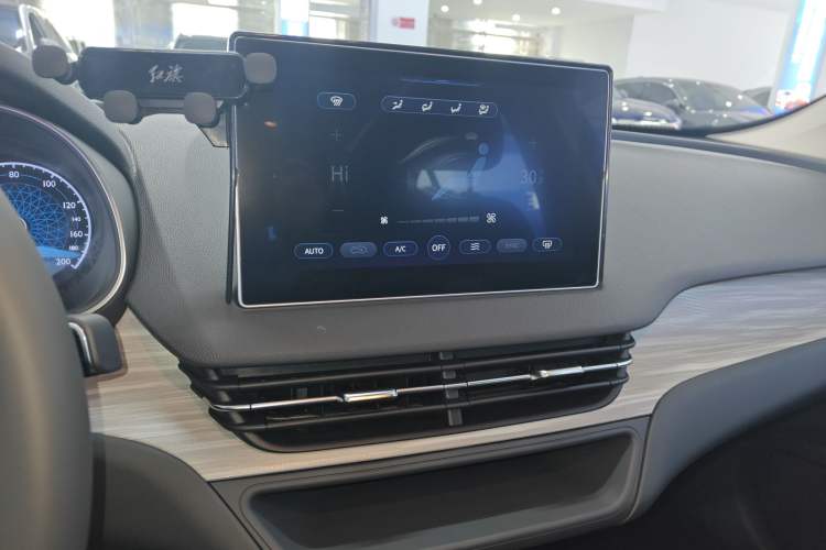 Used Hongqi E-QM5 2024 610 km PLUS
