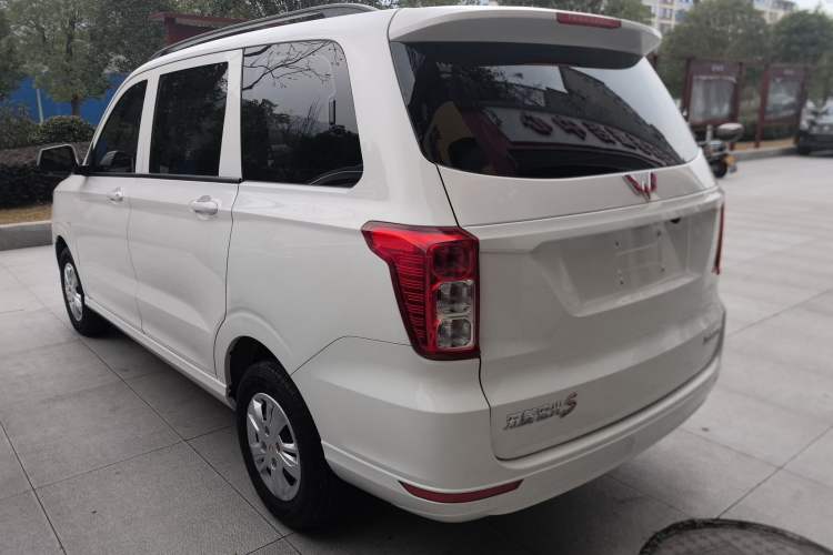 Used Wuling Hongguang 2021 1.5L Revised S Standard Version with Electric Power Steering LAR