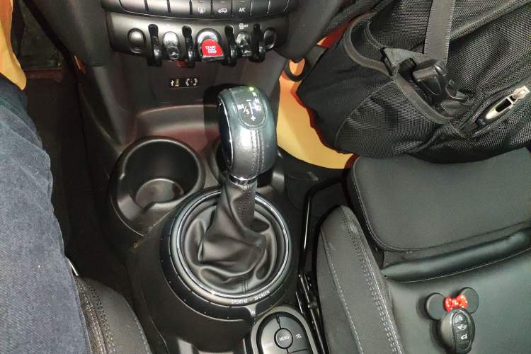 Used  MINI 2016 1.5T COOPER Five-Door Edition
