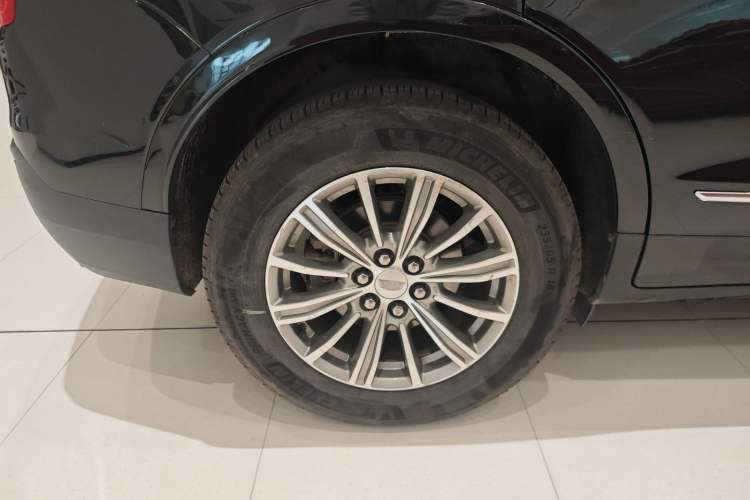 Used Cadillac XT5 2018 25T Luxury Model
