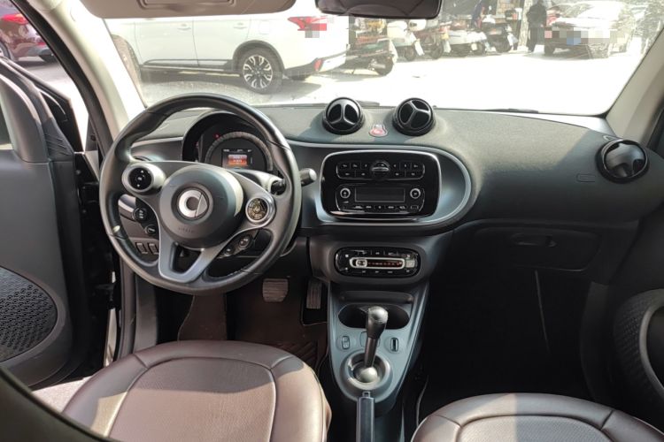 Used  fortwo 2018 0.9T 66kW Hardtop Pioneer Edition China V Emission Standard
