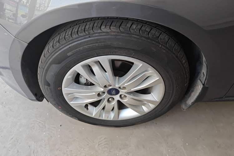 Used Ford Focus 2012 Sedan 1.6L Automatic Comfort Model
