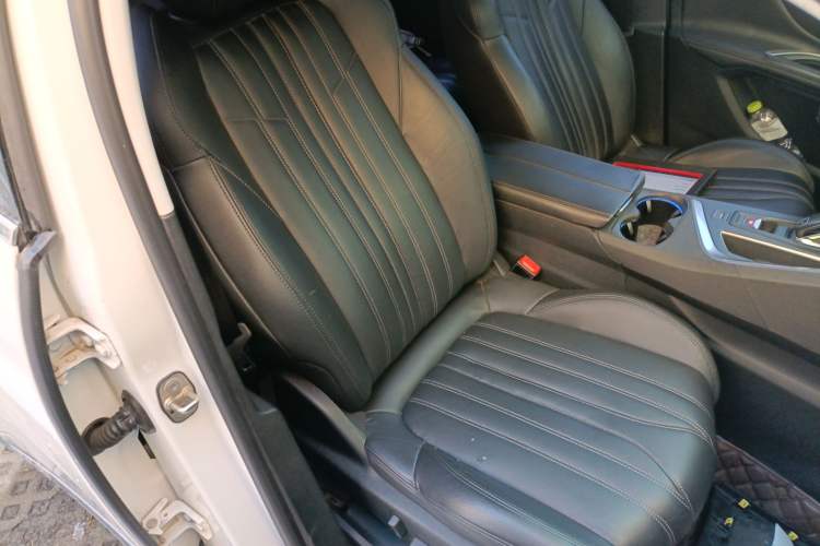 Used Peugeot 5008 2017 380THP 7-Seater Luxury Edition
