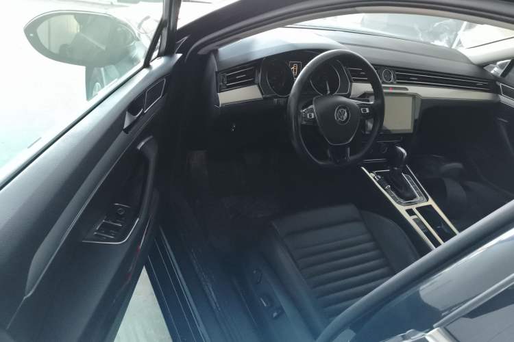 Used Volkswagen Magotan 2018 330TSI DSG Advanced Model
