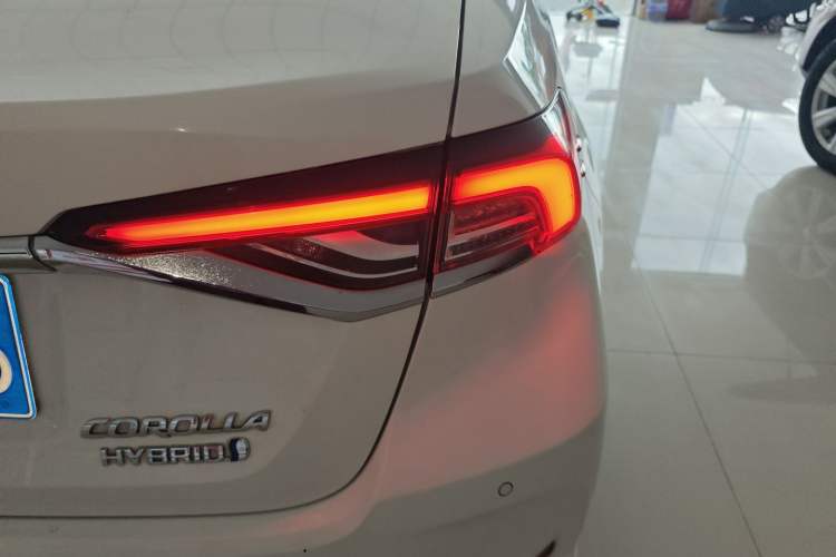 Used Toyota Corolla 2021 Dual-Motor 1.8L E-CVT Elite Edition
