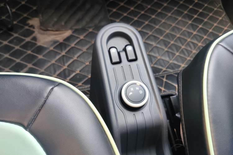 Used Wuling Hongguang MINIEV 2022 Macaron Premium Model – Lithium Iron Phosphate