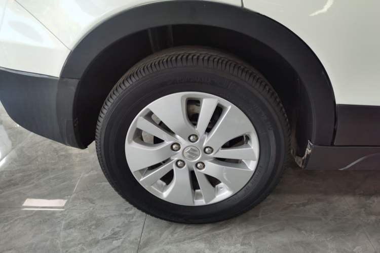 Used Suzuki S-Cross 2015 1.6L CVT Two-Wheel Drive Entry-Level Trim