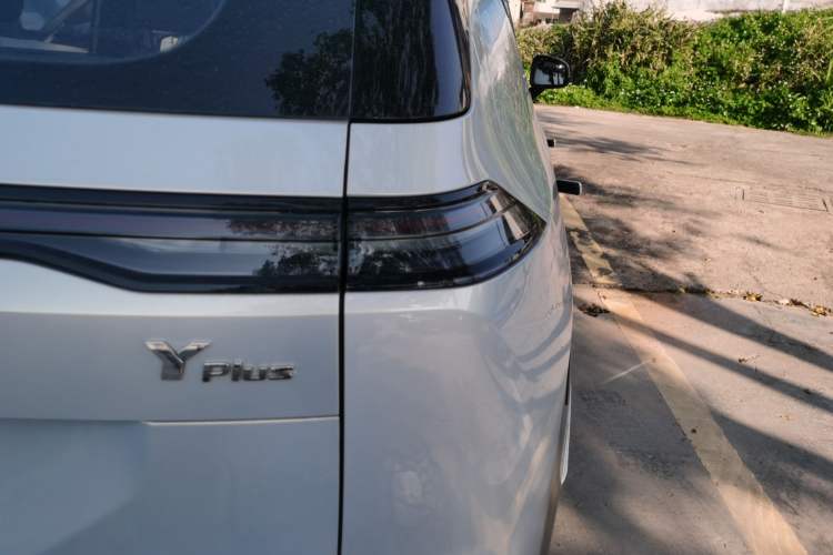 Used AION Y 2023 Younger