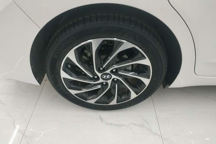 Used Hyundai Elantra 2019 1.4T Dual-Clutch Xuan Dong · Dynamic Model
