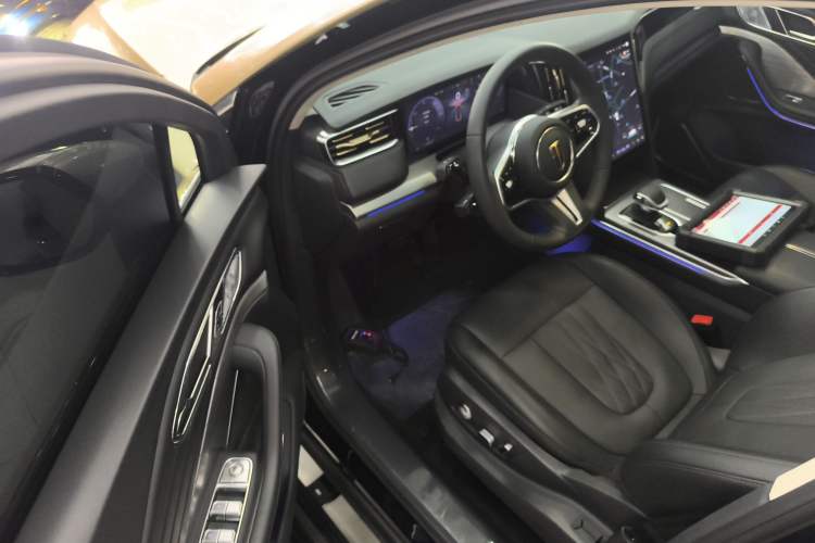 Used Hongqi HS7 PHEV 2024 2.0T PHEV Two-Wheel Drive Flagship Edition 6 Seats