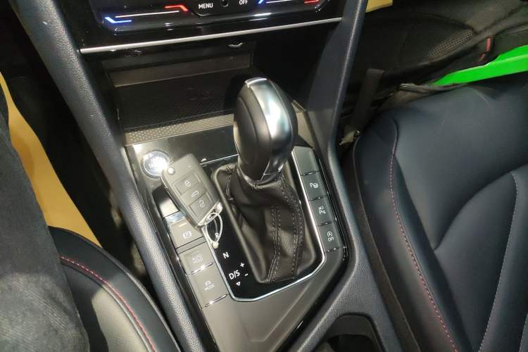 Used Volkswagen Tharu 2023 300TSI Two-Wheel-Drive Moon Luxury Edition