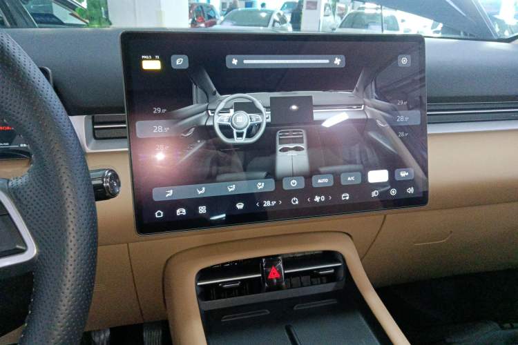 Used  E5 PLUS 2025 165 km Long-Range Version PLUS 5-Seater
