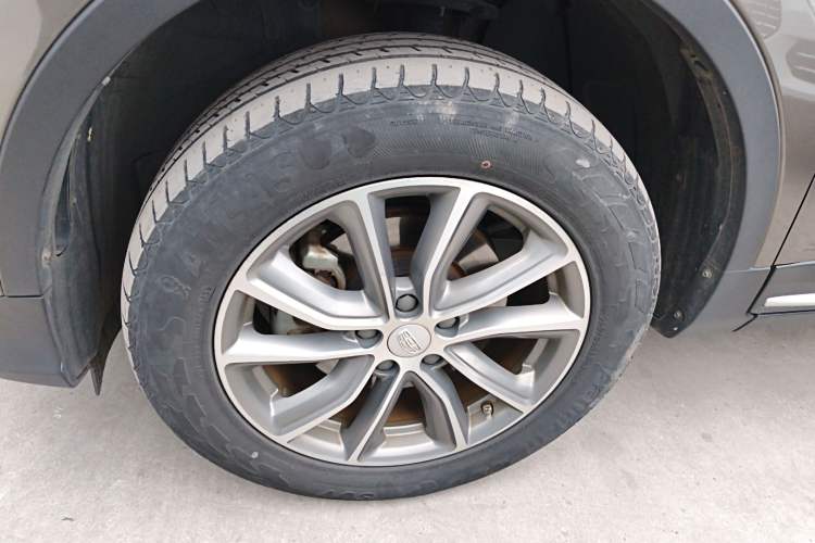 Used Geely Auto Emgrand X7 Sport 2020 1.8TD DCT Two-Wheel Drive Smart Connect 4G-Enabled Version
