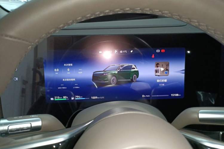 Used Hima AITO M9 2025 Extended-Range Ultra Version 52 kWh 6-Seater
