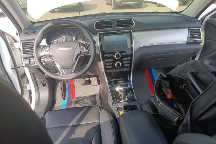 Used Haval H2 2018 Red-Label 1.5T Dual-Clutch Two-Wheel-Drive Elite Model
