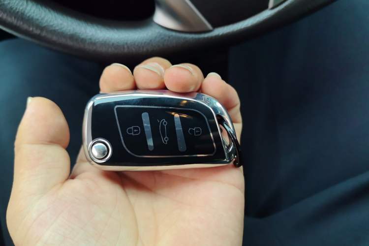 Used Toyota YARiS L 2015 1.5G Automatic Xuan Dong Sunroof Special Edition
