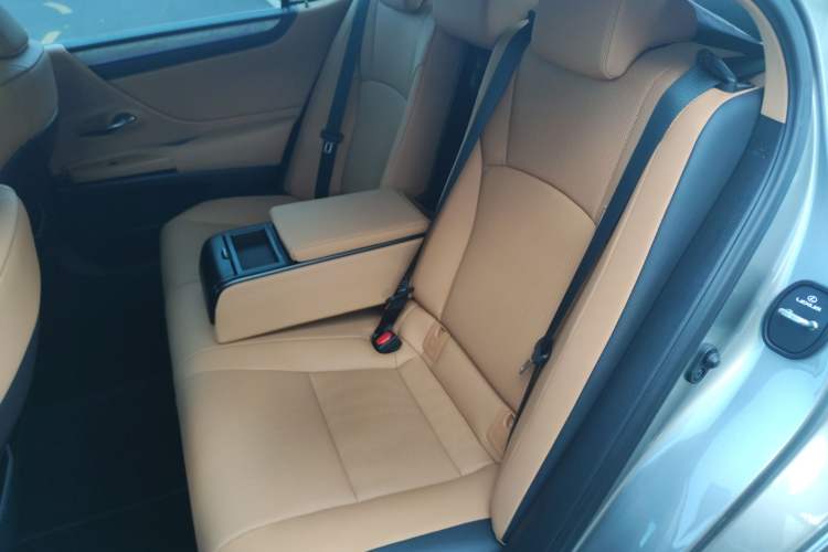 Used Lexus ES 2025 200 Premium Edition
