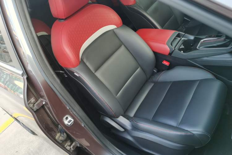 Used MG 5 2022 180 DVVT CVT Youth Luxury Edition
