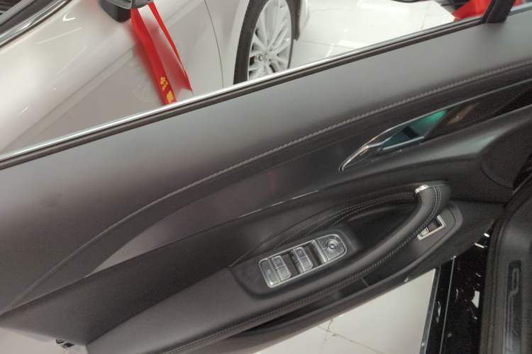 Used Hongqi H5 2023 2.0T Automatic Smart Connect Flagship Edition
