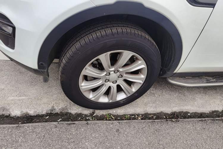 Used Land Rover Discovery Sport 2019 240 PS PURE Edition China VI Standard