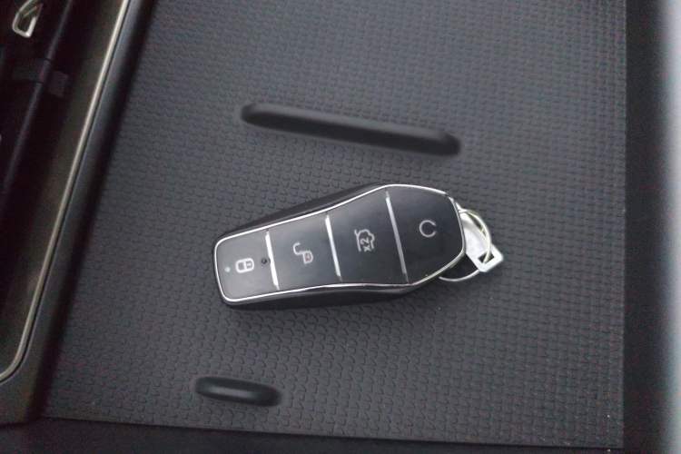 Used BYD Qin L 2025 DM-i Smart Drive 80KM Leading Model