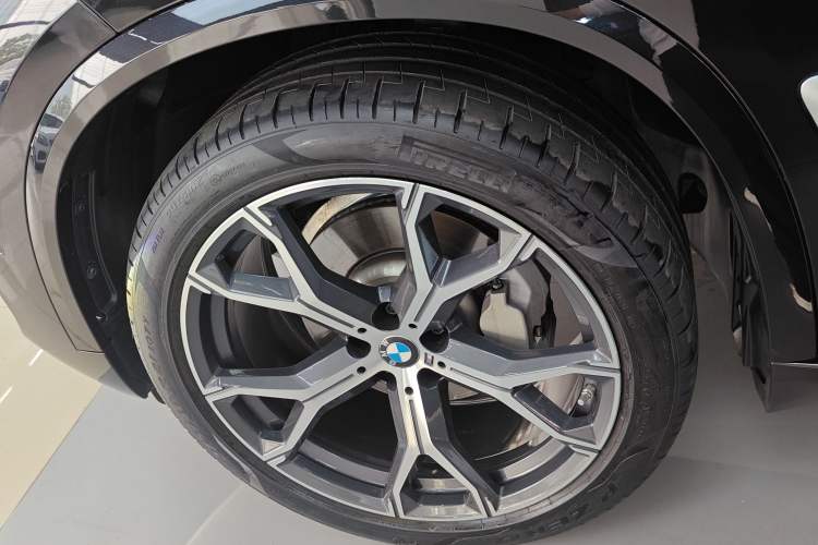 Used BMW X5 2023 xDrive 30Li Luxury M Sport Package