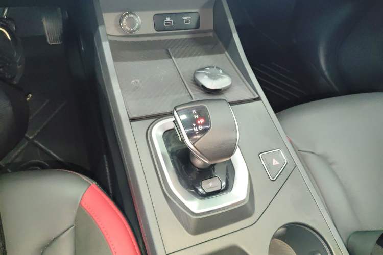 Used JETOUR Dashing 2023 1.5T DCT Starlight Shine Pro Edition
