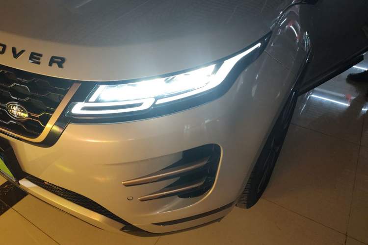 Used Land Rover Range Rover Evoque 2023 Aurora L 249 PS Collins Antique Bronze Special Edition
