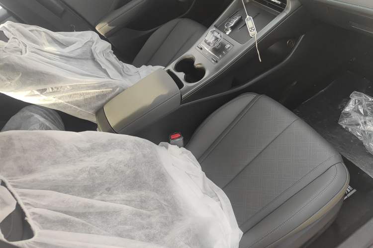 Used BYD Qin PLUS 2025 DM-i Smart Drive 55KM Leading Model
