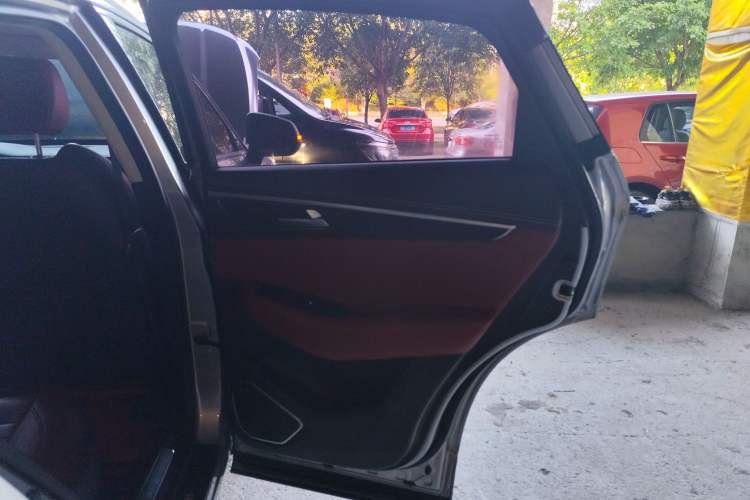 Used Changan CS85 COUPE 2019 1.5T DCT Dynamic Version China VI Standard
