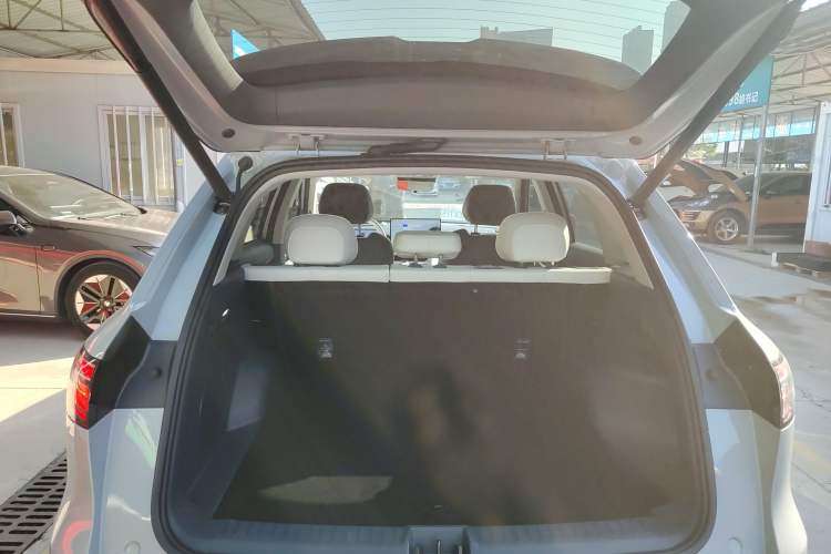 Used  E5 2024 530km Starship Edition
