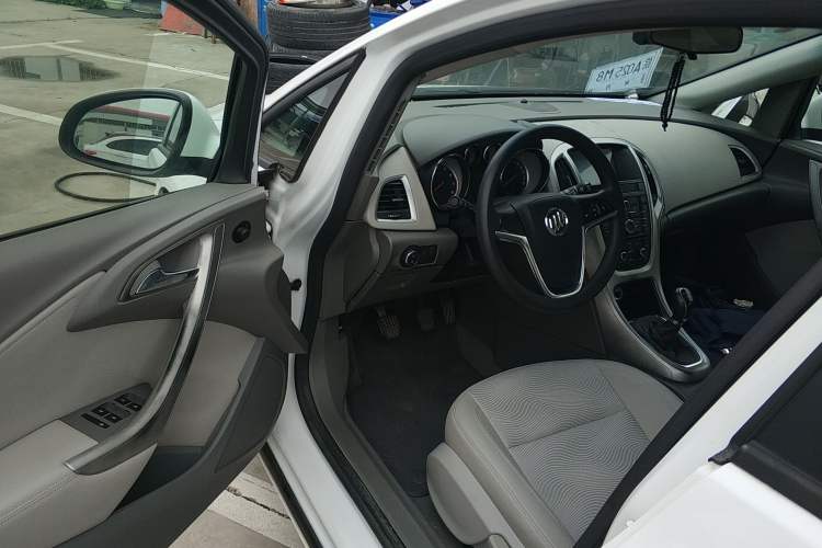 Used Buick GT 2014 XT 1.6L Manual Entry-Level Model
