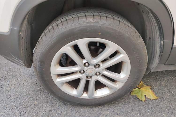 Used Chevrolet Trax 2016 1.4T Manual Two-Wheel Drive Comfort Version with Sunroof