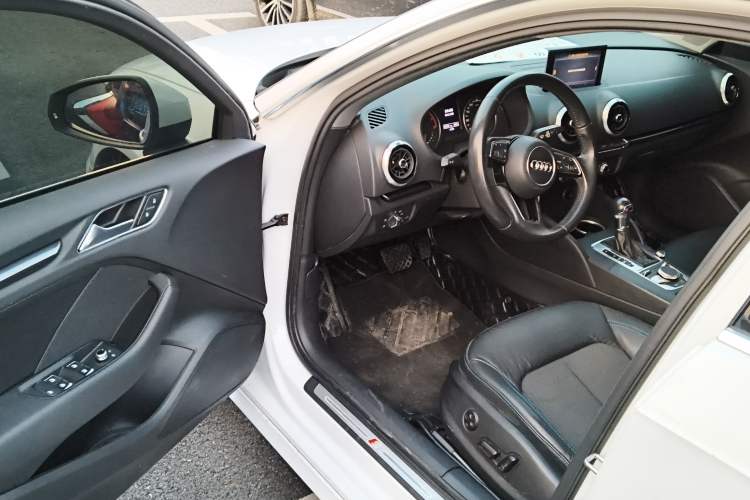 Used Audi A3 2018 30th Anniversary Edition Sportback 35 TFSI Fashion Model
