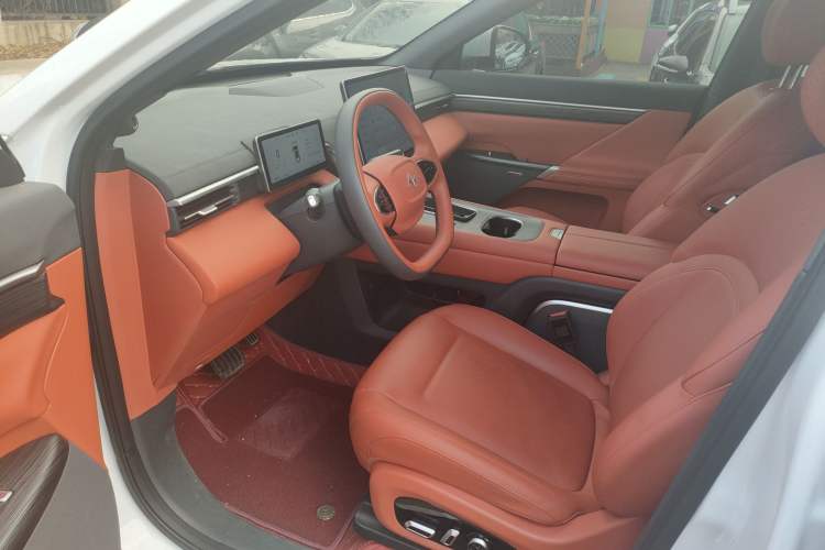 Used  eπ008 2024 636Max All-Electric Version 6 Seats
